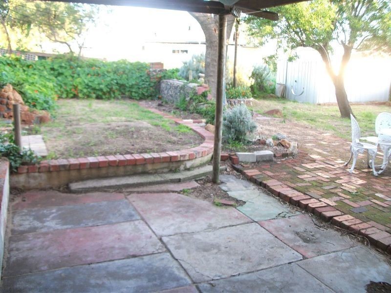 25 Longson Street, Hamilton Hill WA 6163