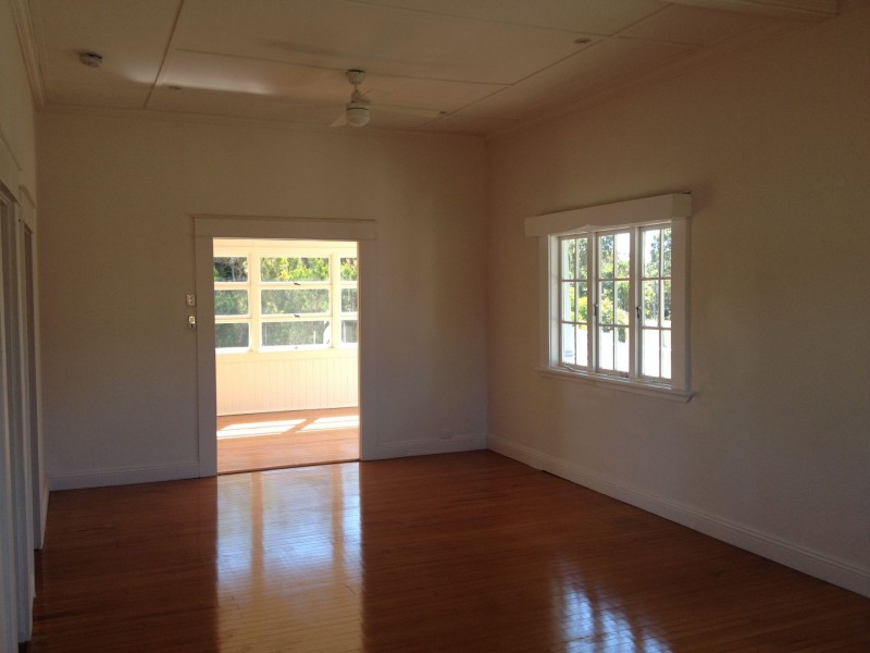 16 Bay Drive, Russell Island QLD 4184