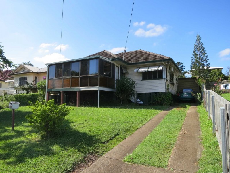 82 Miller Street, Chermside QLD 4032