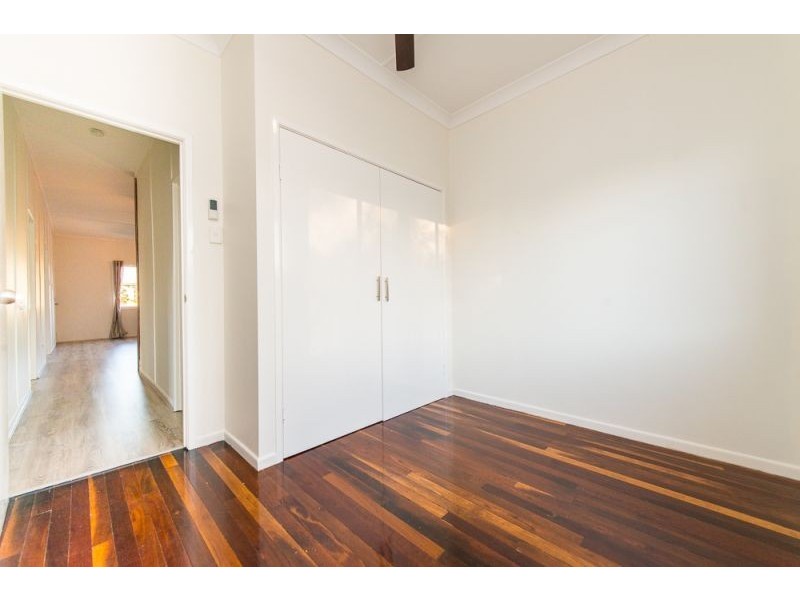 159 South Station Road, Silkstone QLD 4304