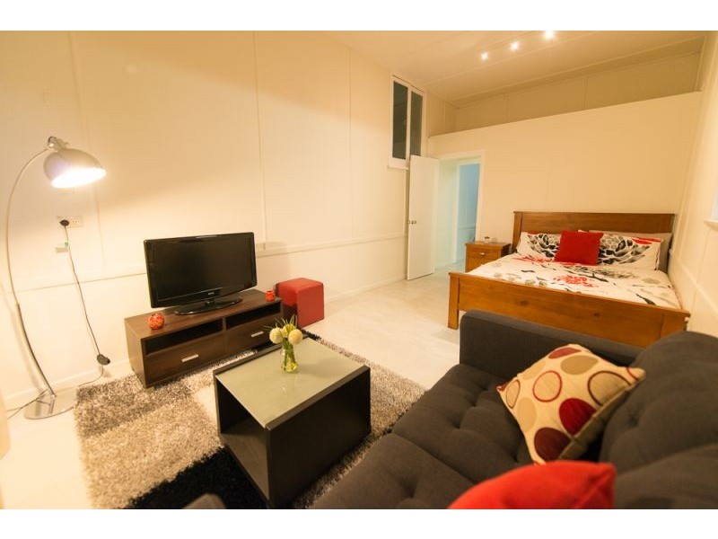 159 South Station Road, Silkstone QLD 4304