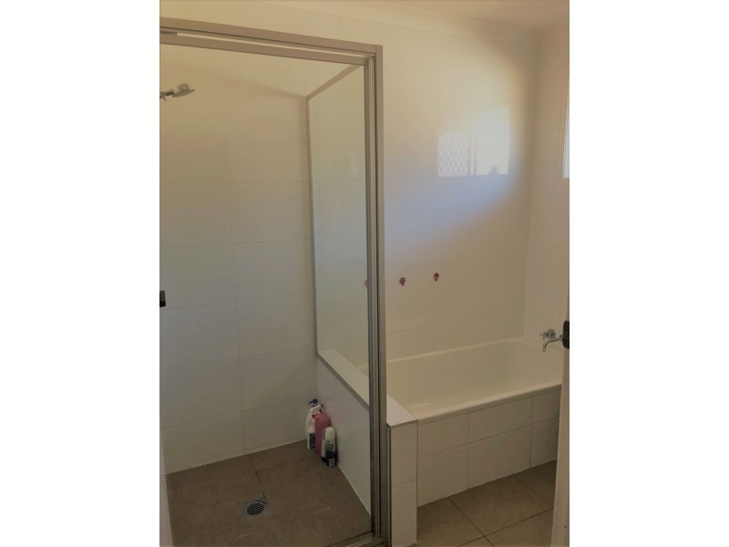 41 Alec Avenue, Mermaid Waters QLD 4218