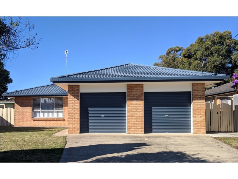 41 Alec Avenue, Mermaid Waters QLD 4218