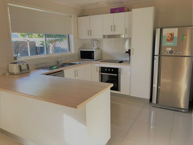 41 Alec Avenue, Mermaid Waters QLD 4218