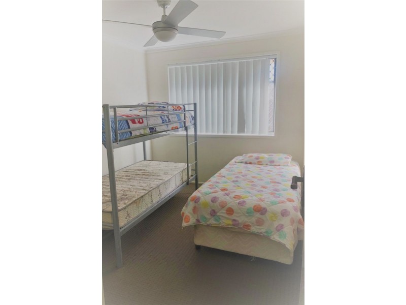 41 Alec Avenue, Mermaid Waters QLD 4218