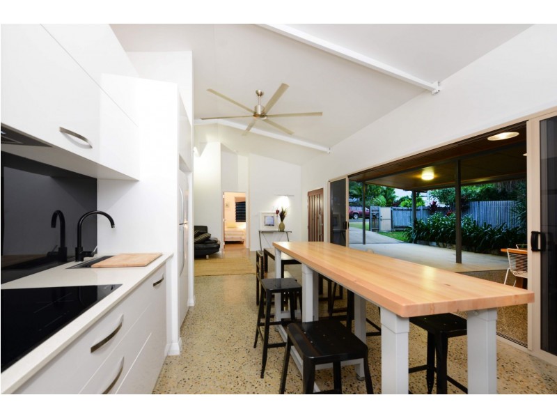 6 Vulcan Street, Aeroglen QLD 4870