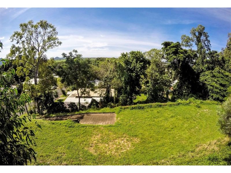 15 Dalgety Street, Stratford QLD 4870