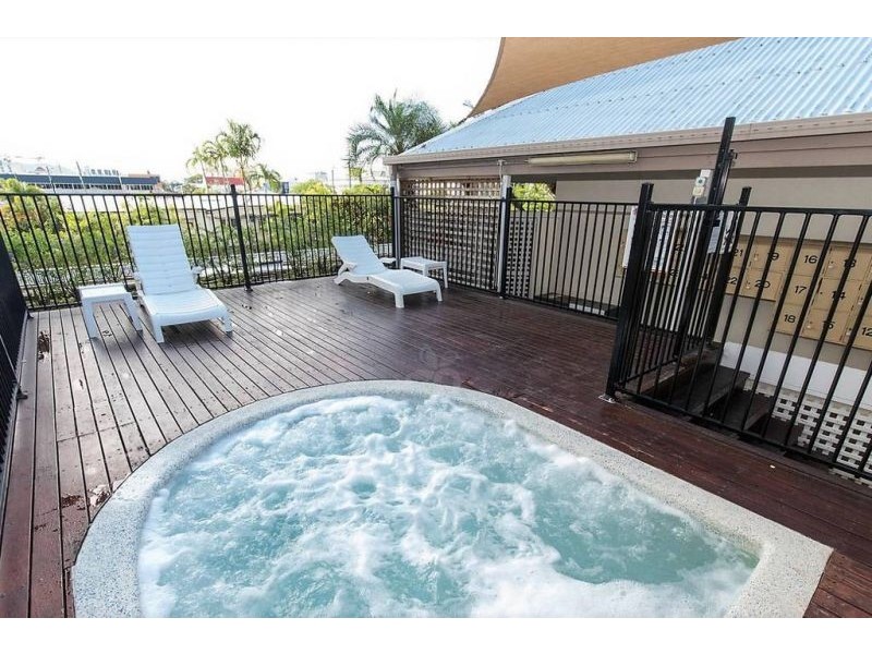 52A & B 219 Abbott St, Cairns North QLD 4870