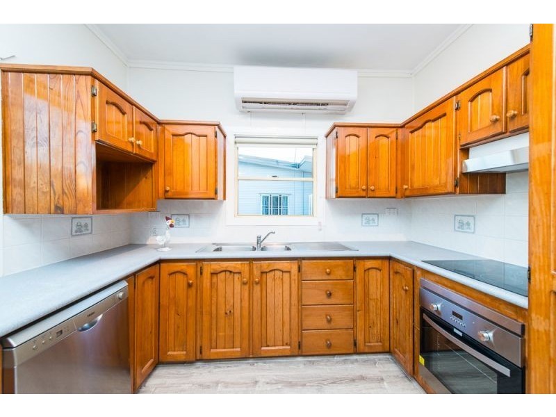 159 South Station Road, Silkstone QLD 4304