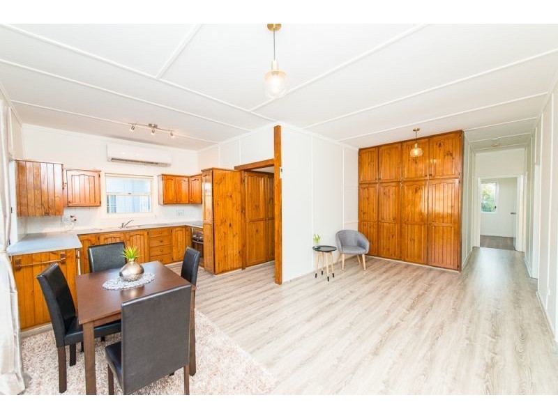 159 South Station Road, Silkstone QLD 4304