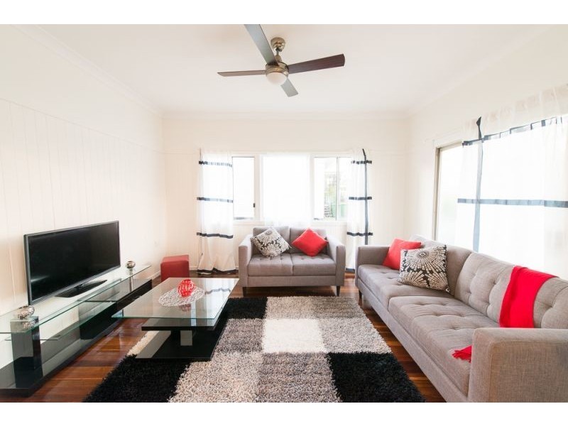 159 South Station Road, Silkstone QLD 4304