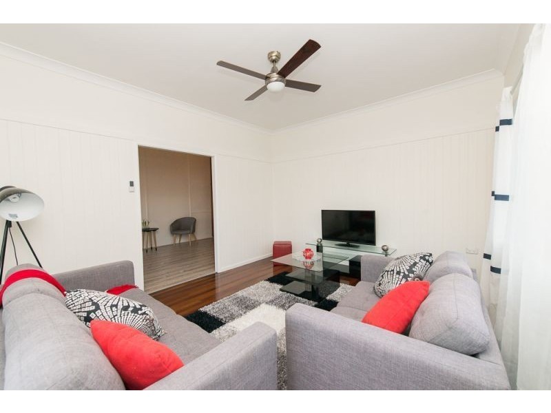 159 South Station Road, Silkstone QLD 4304