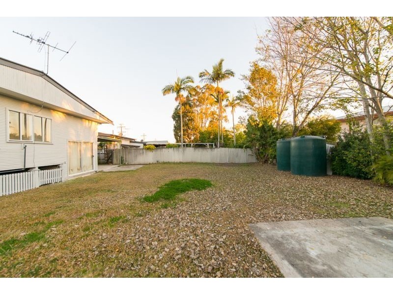 159 South Station Road, Silkstone QLD 4304