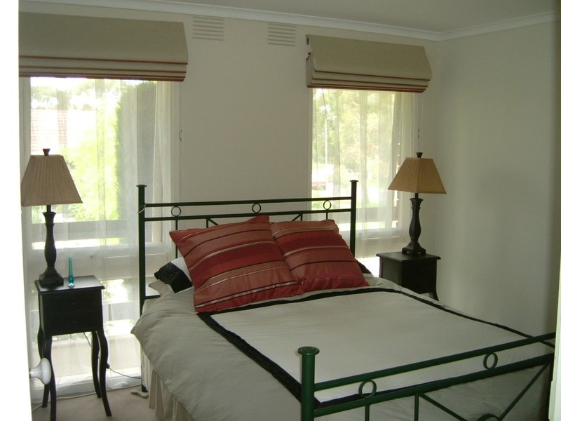 10 Isaacs Close, Sunbury VIC 3429