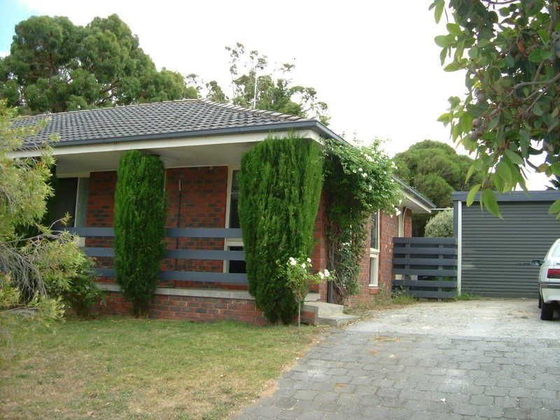 10 Isaacs Close, Sunbury VIC 3429