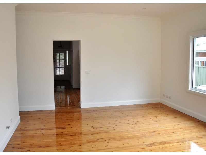 110 Peel St, Bathurst NSW 2795