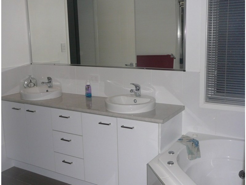 13 Kirkhill St, Brighton QLD 4017