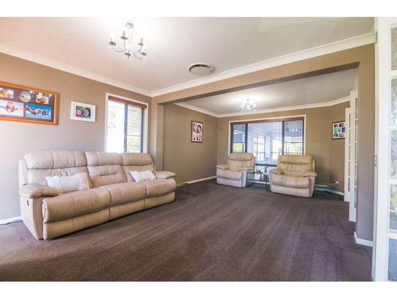 16 Blue Wren Close, Gulmarrad NSW 2463