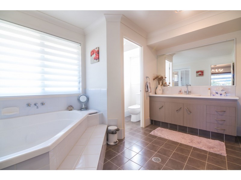 16 Blue Wren Close, Gulmarrad NSW 2463