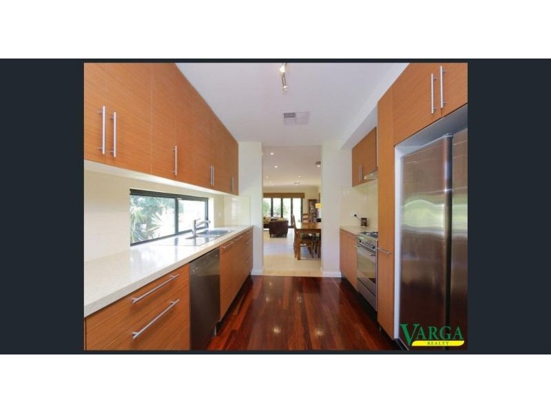 5 Brooklea Place, Ferndale WA 6148