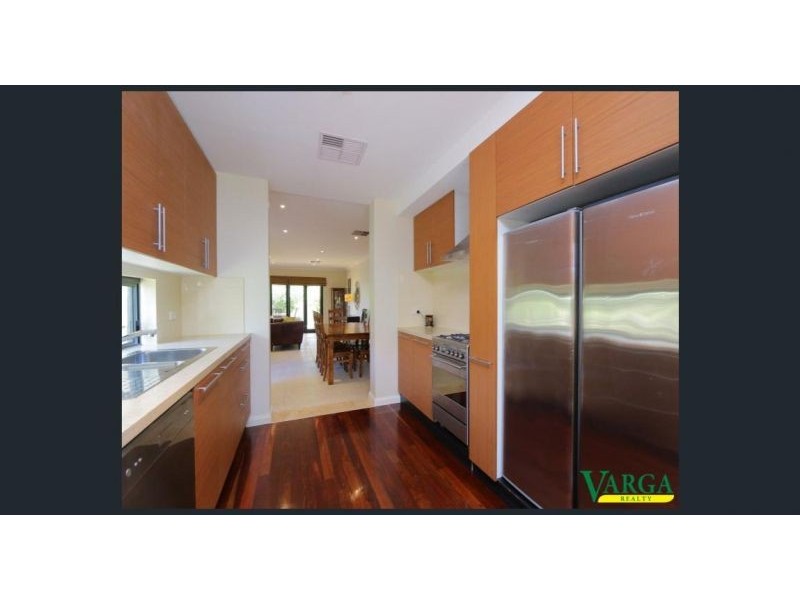 5 Brooklea Place, Ferndale WA 6148