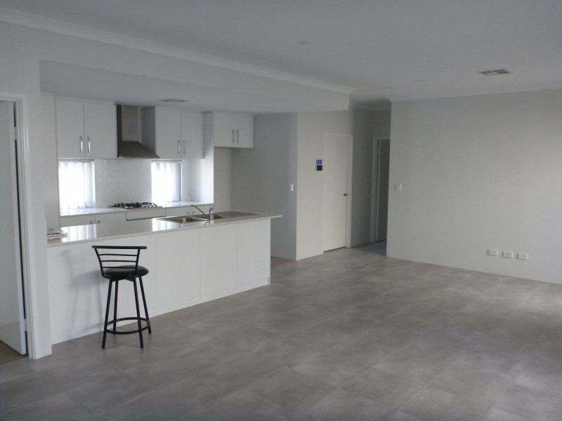 6/50 Middle Parkway, Canning Vale WA 6155