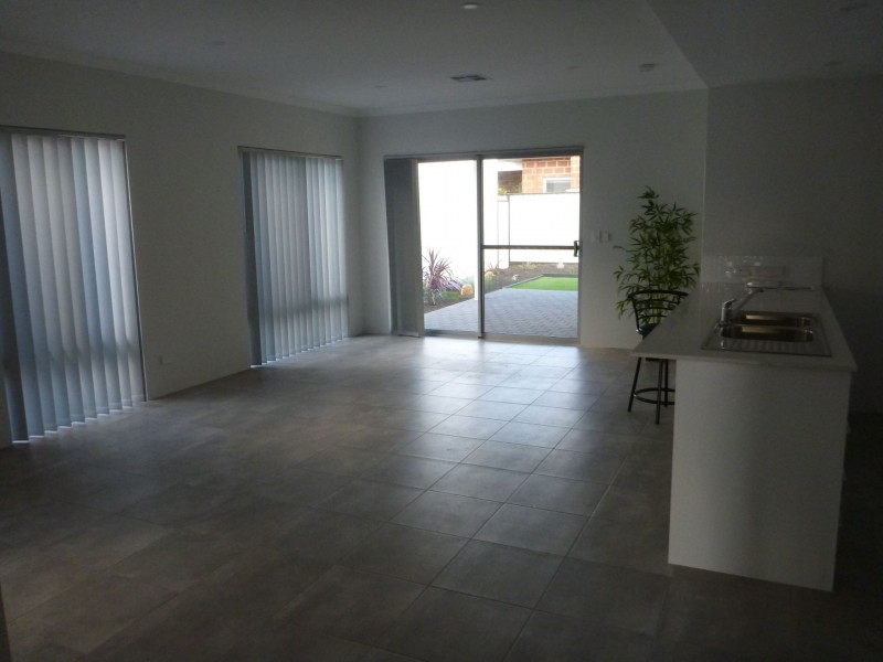 6/50 Middle Parkway, Canning Vale WA 6155