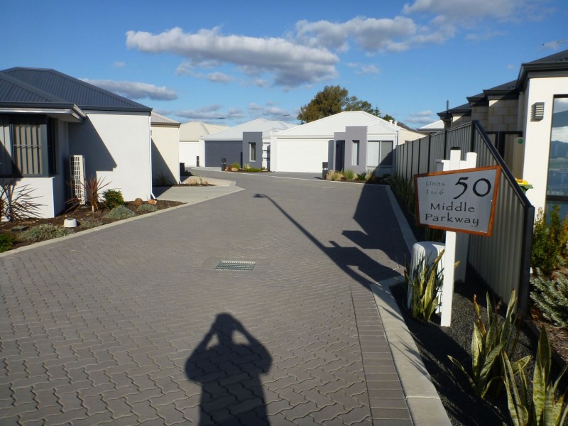 6/50 Middle Parkway, Canning Vale WA 6155