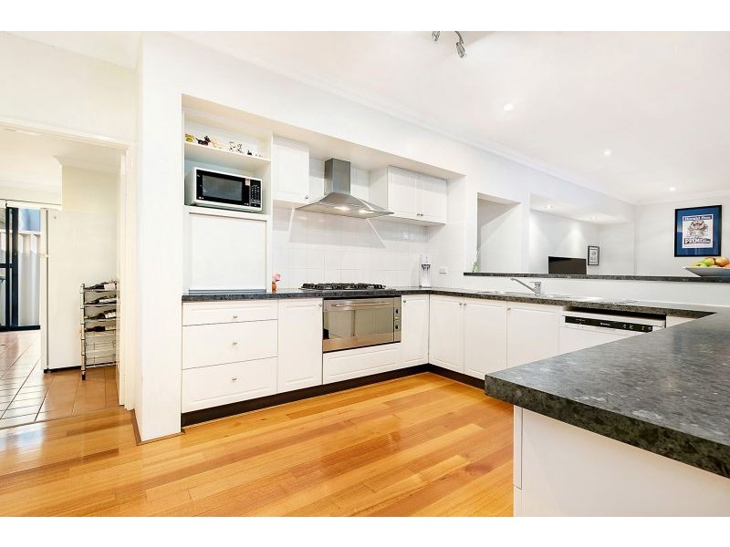 27 Chivalry Way, Atwell WA 6164