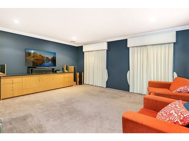 27 Chivalry Way, Atwell WA 6164