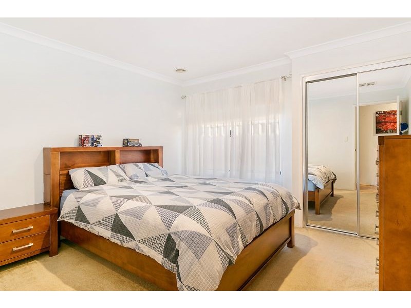 27 Chivalry Way, Atwell WA 6164