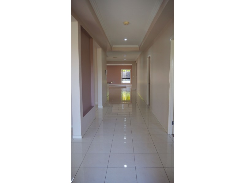 19 Coolibah St, Heathwood QLD 4110