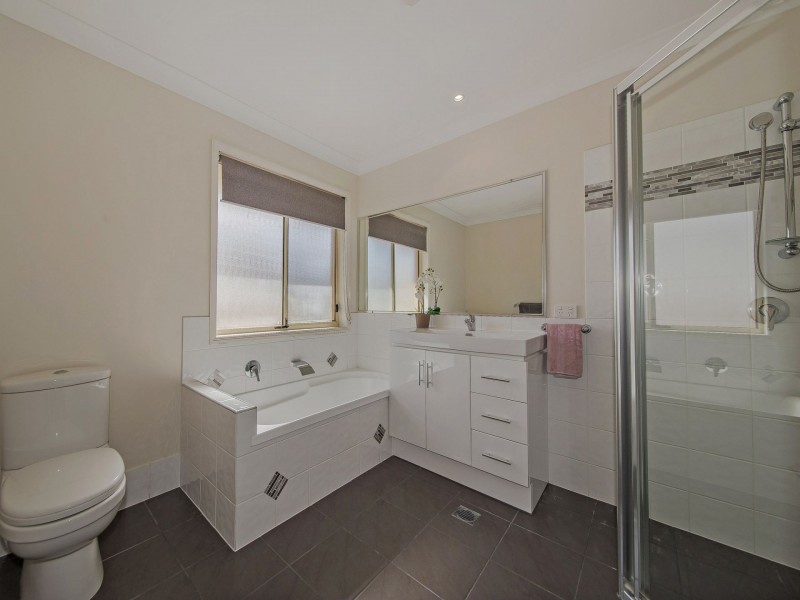 21 JONBAR CRT, Thornlands QLD 4164