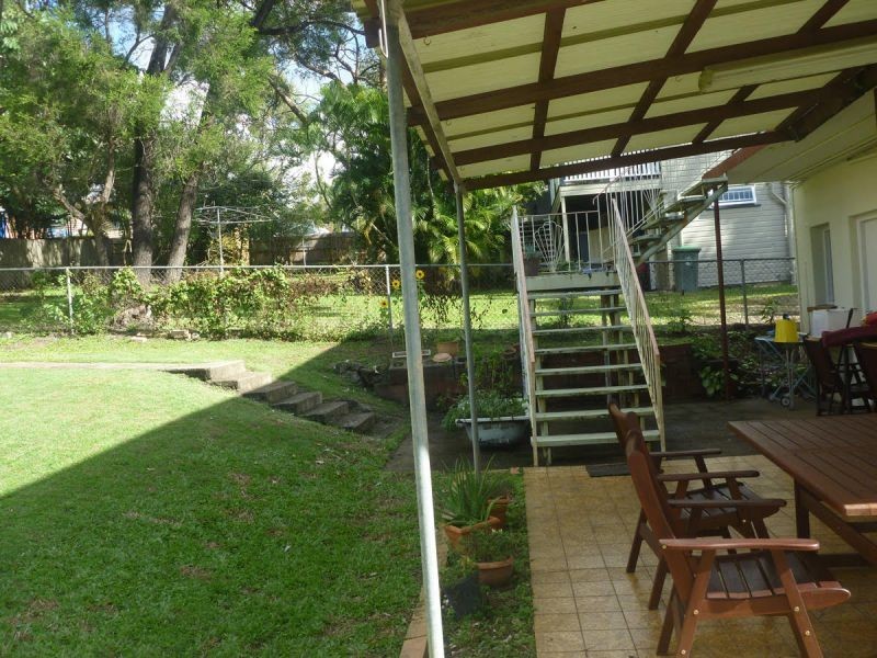 1/4 MacIntosh Street, Auchenflower QLD 4066