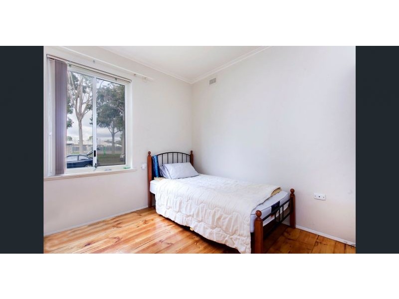 17 Sandison Avenue, Park Holme SA 5043