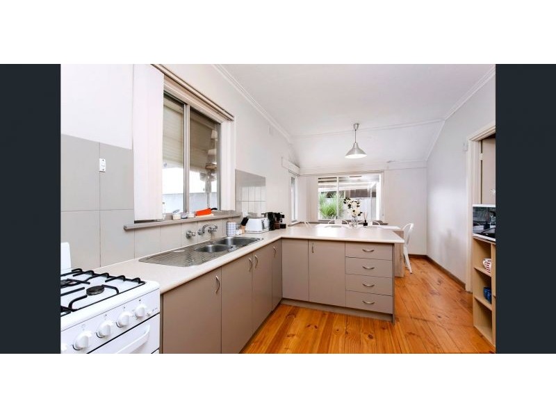 17 Sandison Avenue, Park Holme SA 5043