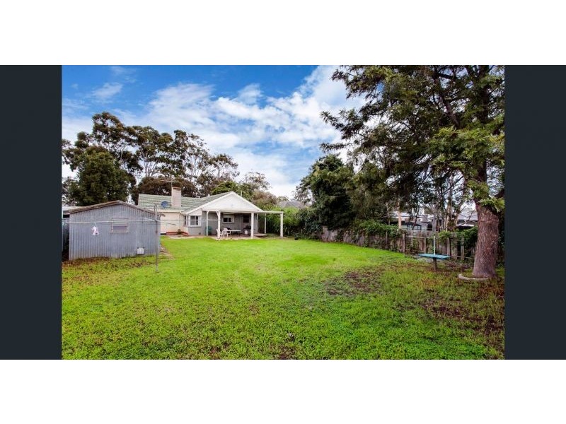 17 Sandison Avenue, Park Holme SA 5043