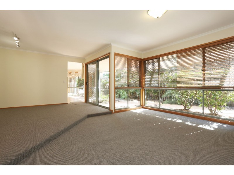 71 The Village Ave, Coopers Plains QLD 4108