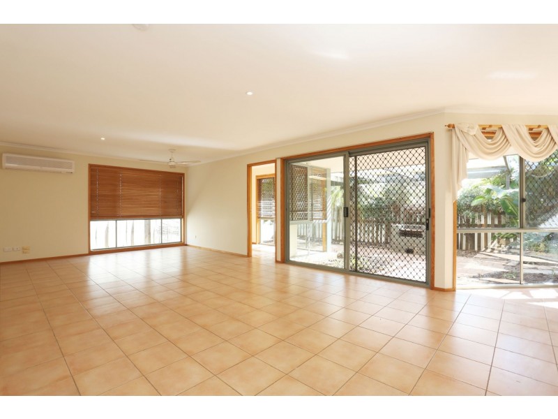 71 The Village Ave, Coopers Plains QLD 4108