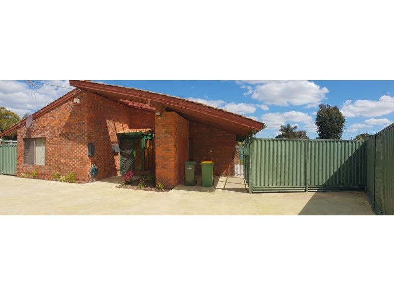 10 Oakfield Place, Kelmscott WA 6111