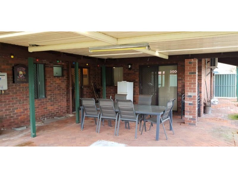 10 Oakfield Place, Kelmscott WA 6111