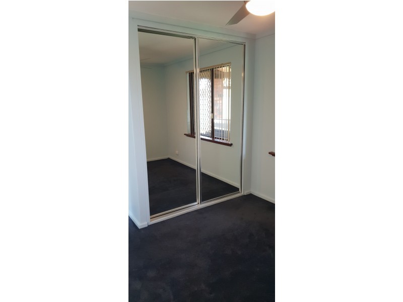 10 Oakfield Place, Kelmscott WA 6111