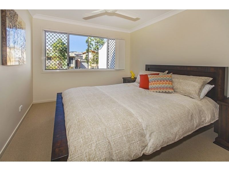 15 Periwinkle lane, Springfield Lakes QLD 4300