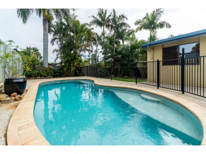 126 Wilson St, Labrador QLD 4215