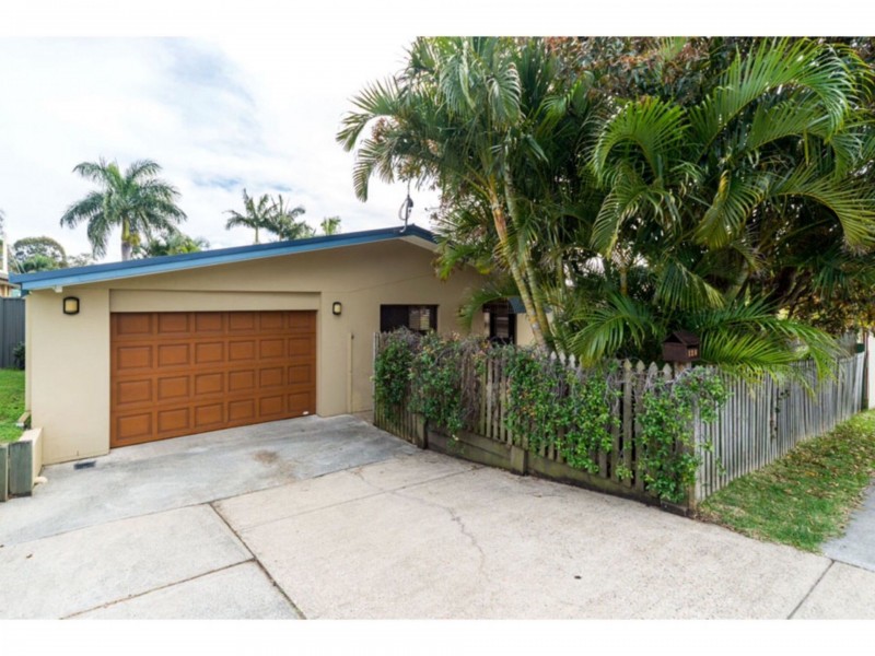 126 Wilson St, Labrador QLD 4215