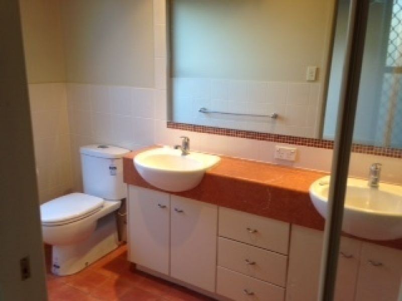 10 Josh Crt, Ashmore QLD 4214