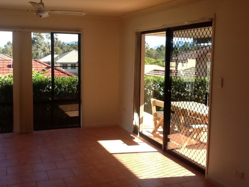 10 Josh Crt, Ashmore QLD 4214