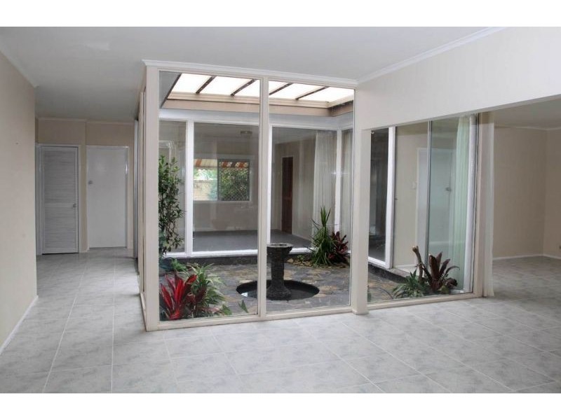 2 Binda Place, Bundall QLD 4217