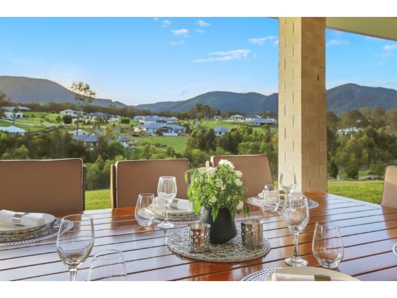 33 Moonlight Ave, Highvale QLD 4520