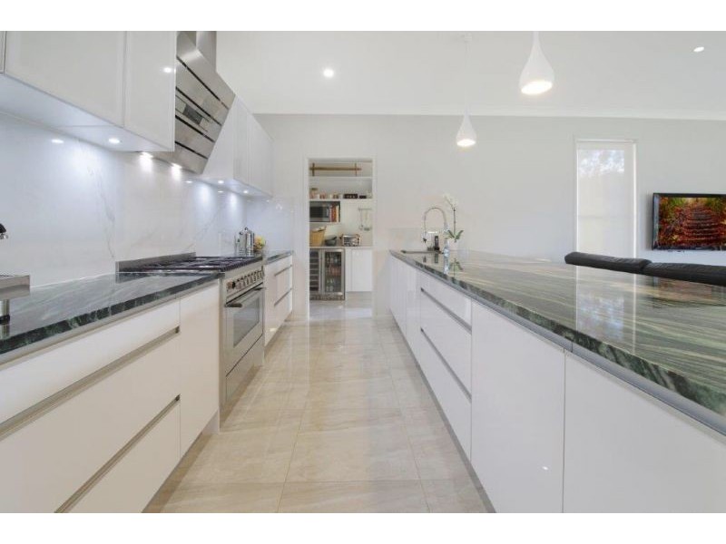 33 Moonlight Ave, Highvale QLD 4520